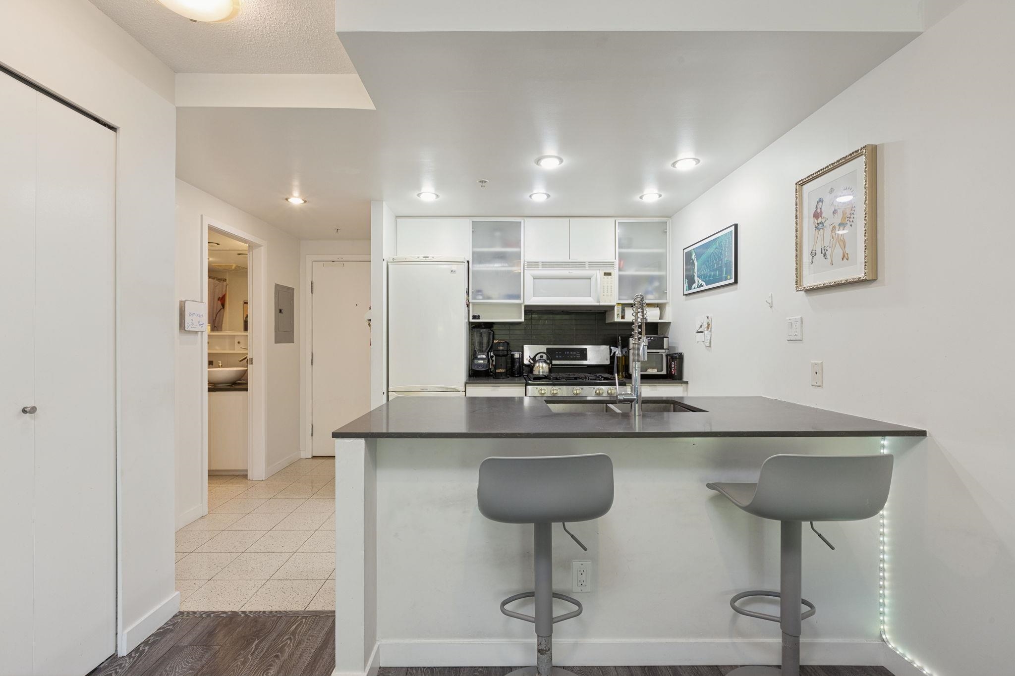 309 · 928 Beatty Street, Yaletown